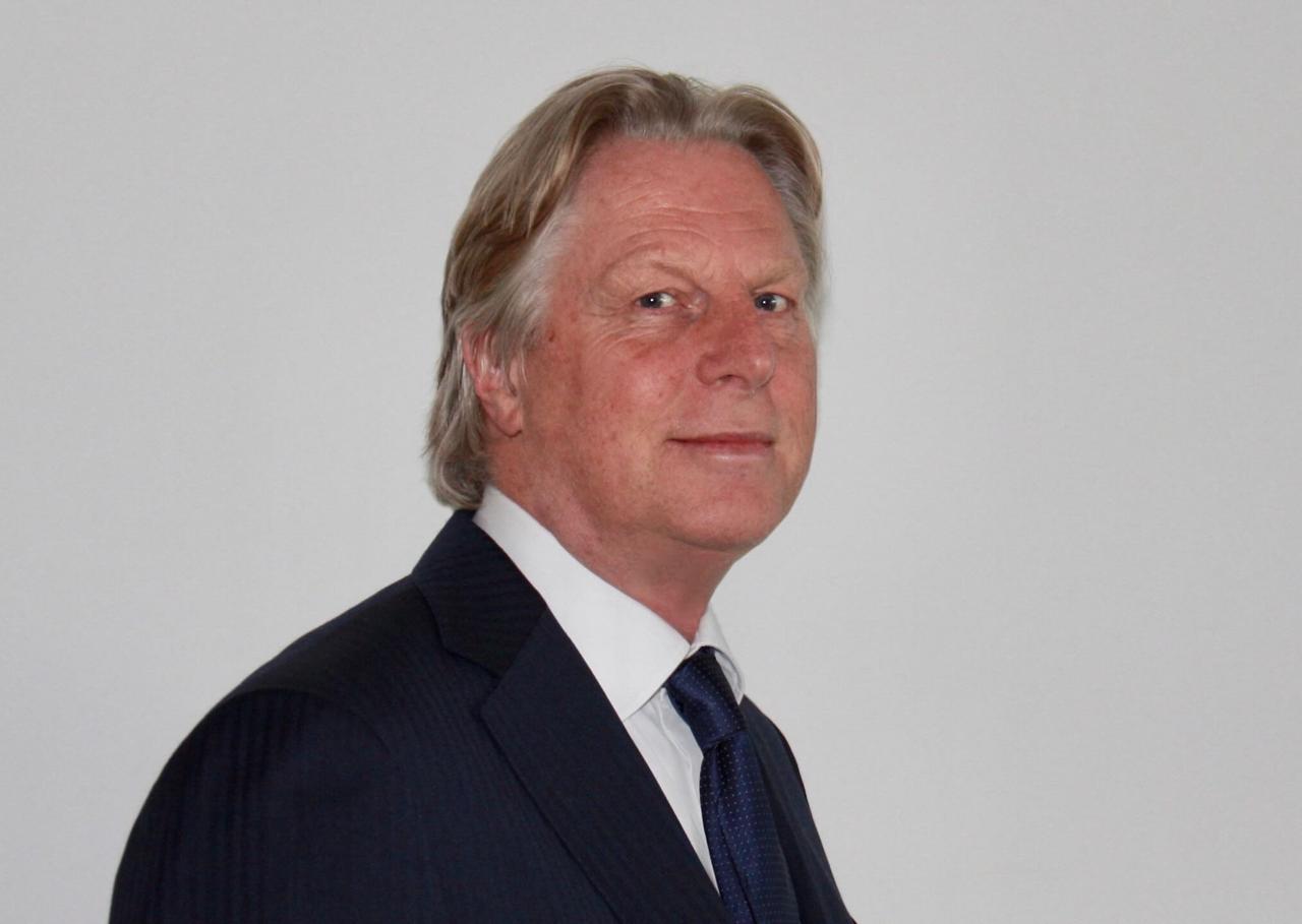 Dr. Paul Gelderloos